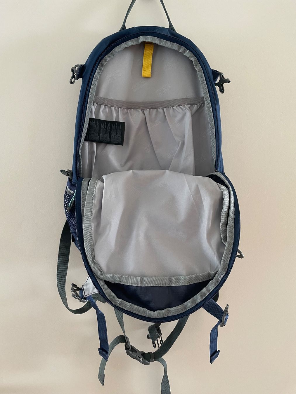Jack Wolfskin Zaini: Jack Wolfskin Rucksack 16 L – Usato da Freienbach venduto da smart8807 1