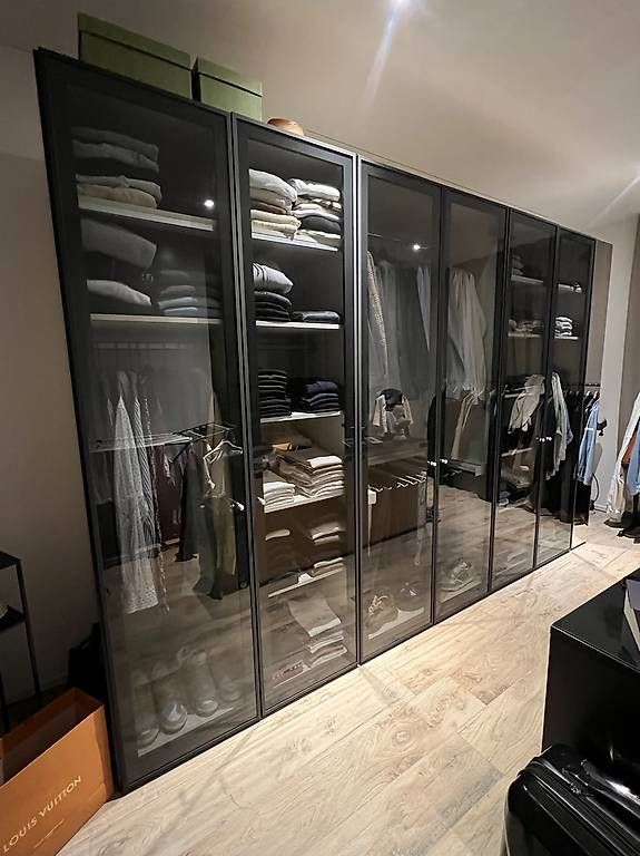 Armoires: Kleiderschrank – Neuf avec emballage d'origine à Siebnen par dia_672h