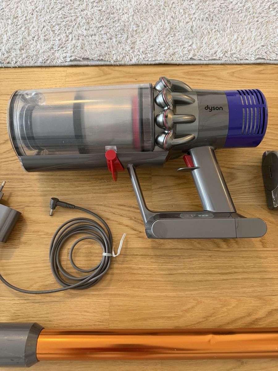 Dyson Aspirapolveri & Accessori: Dyson 10 cyclone absolute  – Usato da Meyrin venduto da SA_3006 1