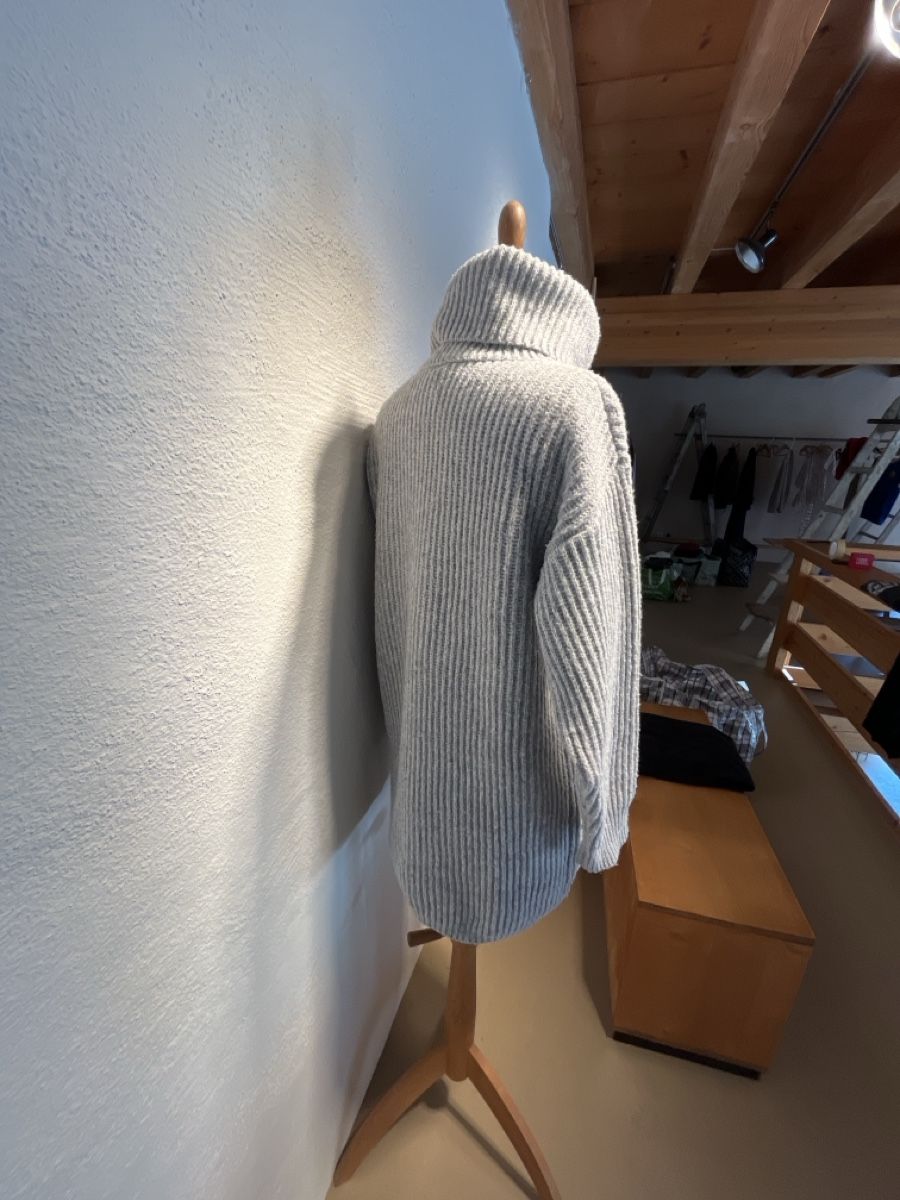 Maglioni & Felpe: Longpullover Zebra Gr. CS – Usato da Röschenz venduto da Annakournikova 1