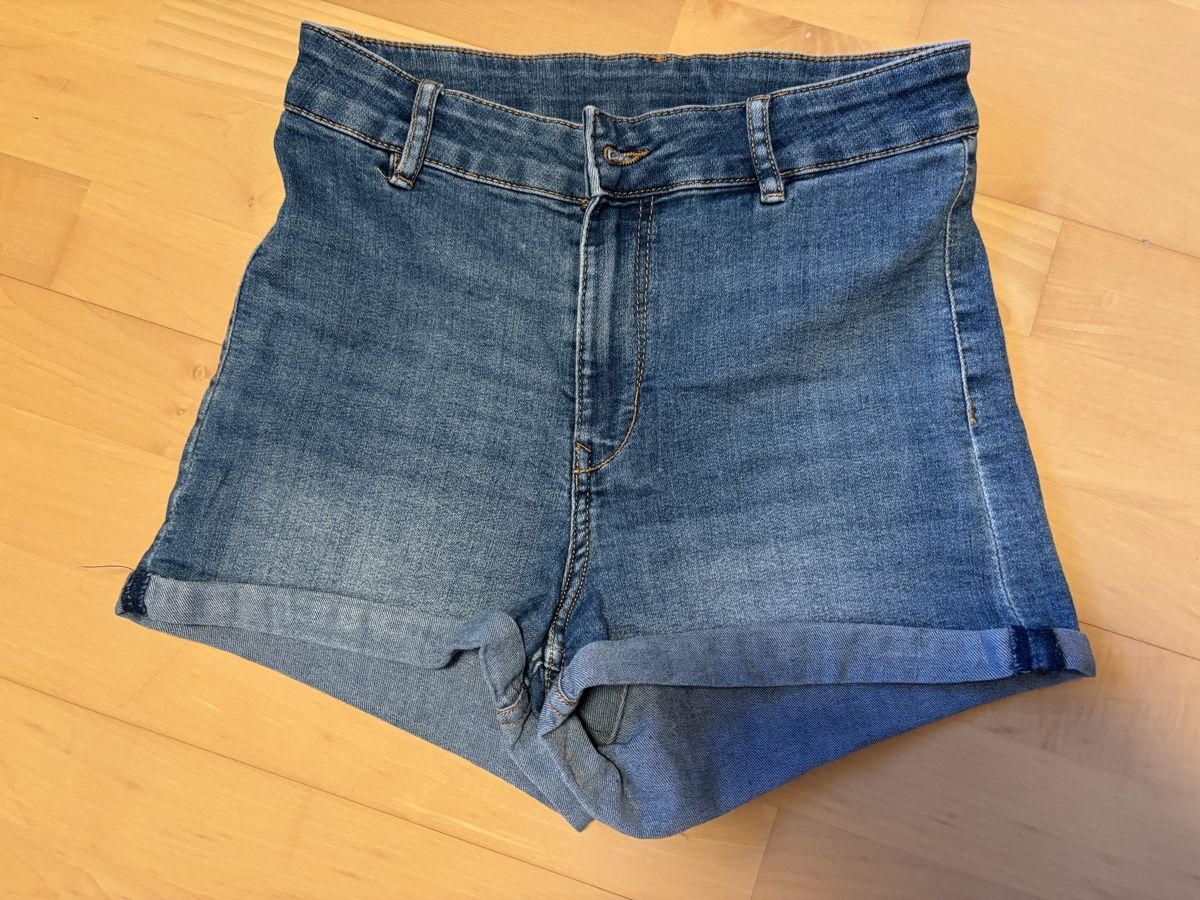 H&M Hosen: Kurze Hosen 38 blau – Gebraucht aus Kesswil von Branca-01