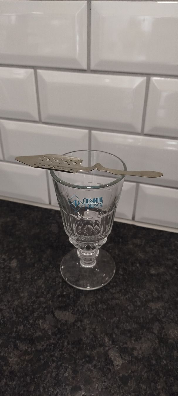 Bicchieri: verre + cuillère à Absinthe  – Usato da Genève venduto da Octo-puces 1