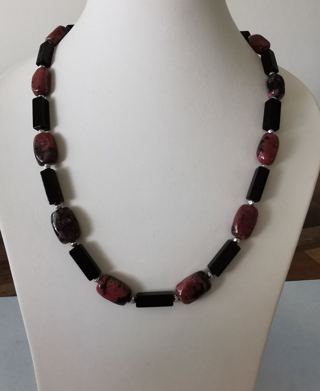 Catenine: Handgefertigte Halskette mit Onix und Rhodonith. – Nuovo e nell'imballaggio originale da Dierikon venduto da Buntspecht-10 6