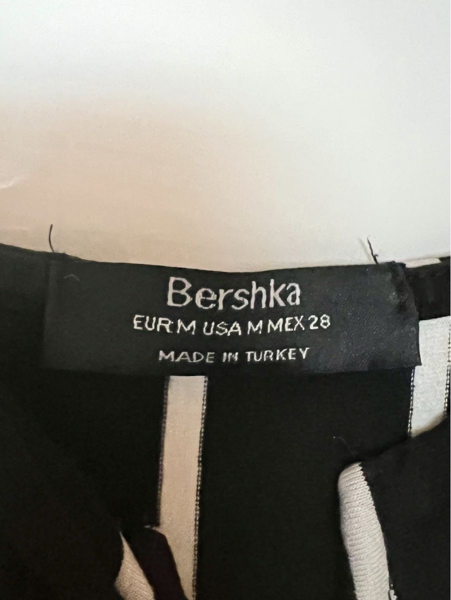 Bershka Jumpsuits: Combinaison noir blanc - bershka - taille M – Gebraucht aus Bossonnens von noemie_01 2