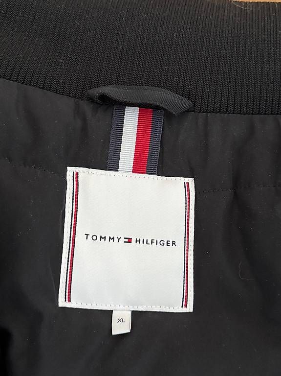Giacche: Tommy Hilfiger Winterjacke XL – Usato da Luzern venduto da jul_p6fj 3