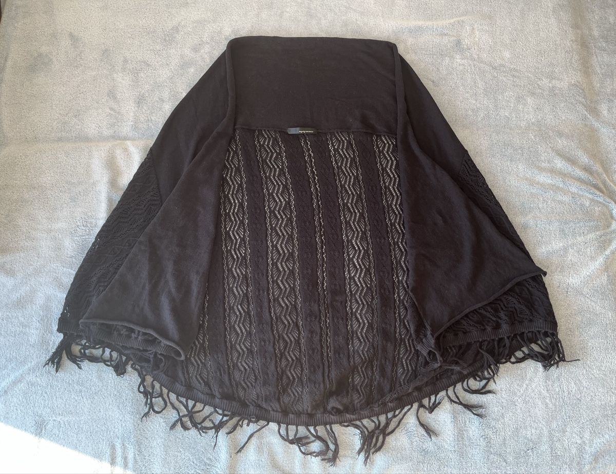 Boleros: Black Knitted Fringe Cardigan, Boho Chic – Gebraucht aus Gümligen von caron__ 3
