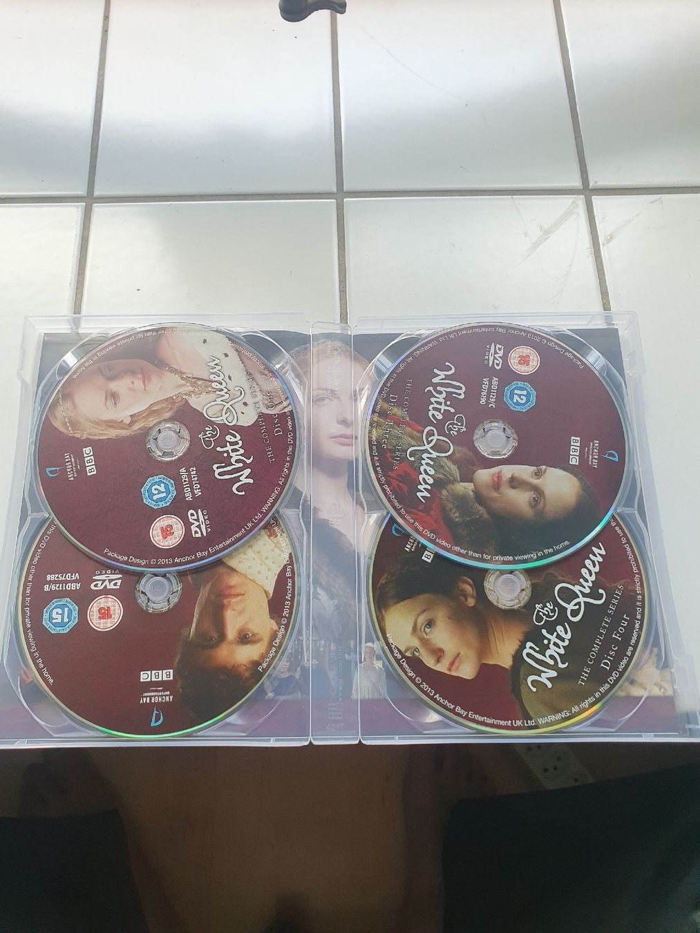 Tutti i DVDs: The White Queen Complete Series DVD Box Set – Usato da Etoy venduto da Samuel-DVD-profi 2