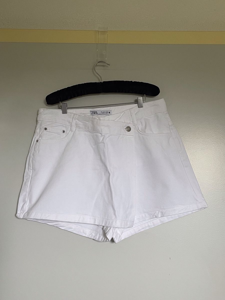 Zara Gonne: Jupe-short Zara blanc, taille L, neuve – Nuovo e nell'imballaggio originale da Vuadens venduto da Nina11
