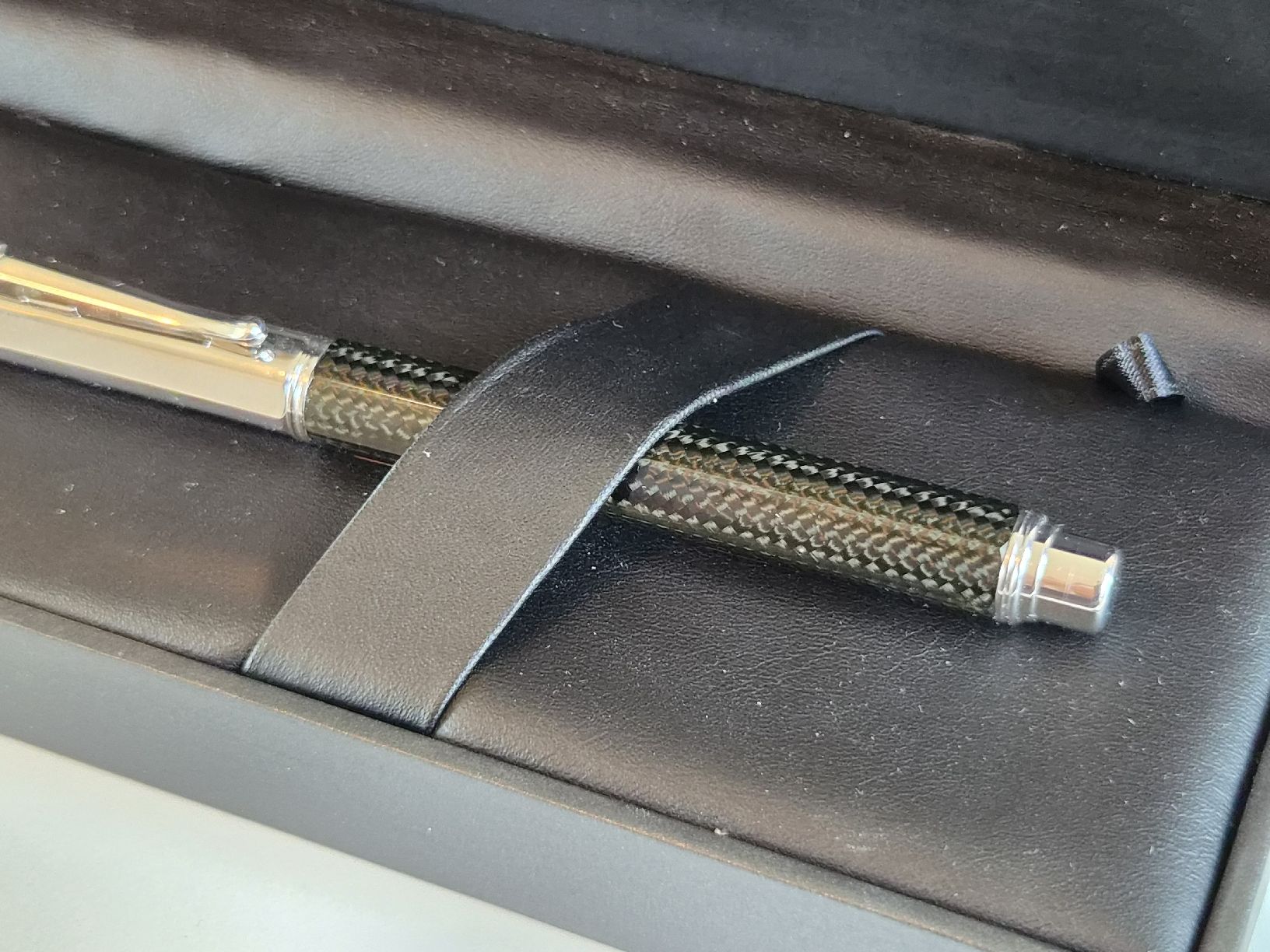 Caran D'Ache Stifte & Marker: Füllfederhalter Caran d'Ache Varius Carbon – Gebraucht aus Hinwil von Justnox 4