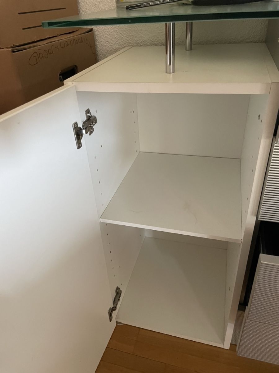 Cassettiere: Sideboard weiss mit Glastopper guter Zustand – Usato da zürich venduto da Michelbourquin 1