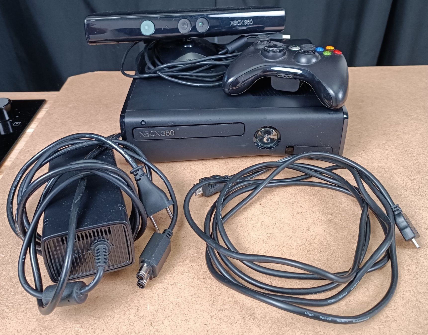 Microsoft Konsolen: XBOX 360 + Controller + Kinect + HDMI Kabel + Netzteil – Gebraucht aus Amriswil von italy_killa97