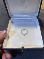 Feiner Damenring aus 800 Silber mit kleinem Stein