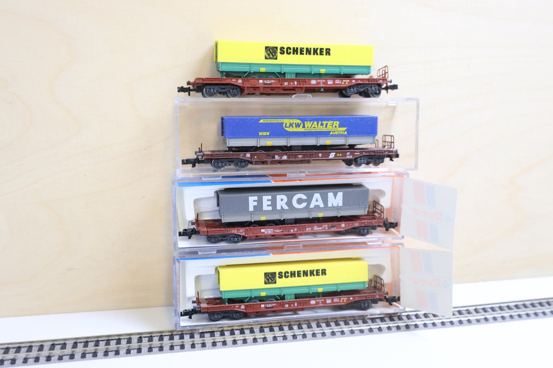 Roco Modelleisenbahnen: ROCO 4 x HUPAC Wagen Set Spur N – Gebraucht aus Winterthur von Monstera 5