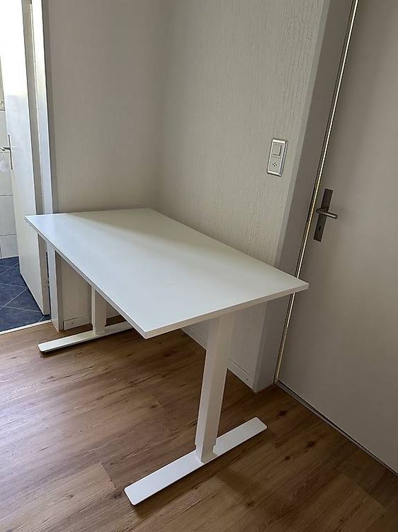 Scrivanie: Trotten 120x70 cm Sitz/Steh Schreibtisch – Usato da Oberwangen TG venduto da Samantha.Shirai