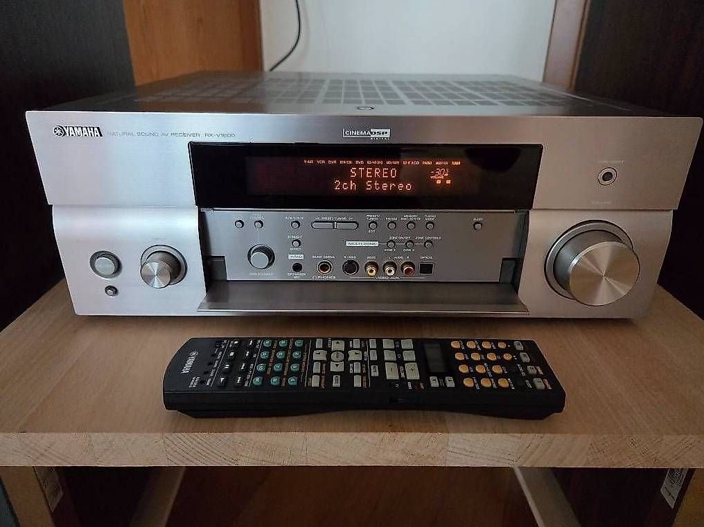 Yamaha Amplificatori: YAMAHA RX-V1800 – Usato da Basadingen venduto da Modellfan75