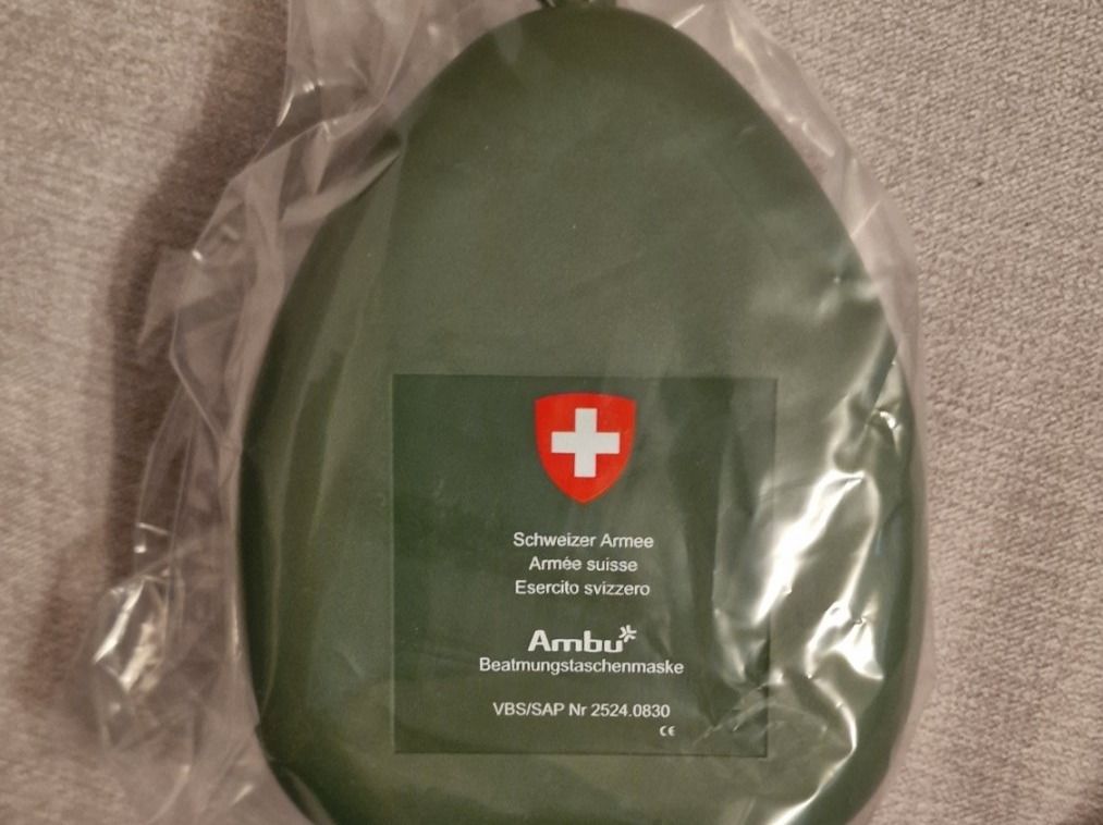 Appareils médicaux: Beatmungsmaske Schweizer Armee Militär – Neuf avec emballage d'origine à Schachen LU par r.nico10