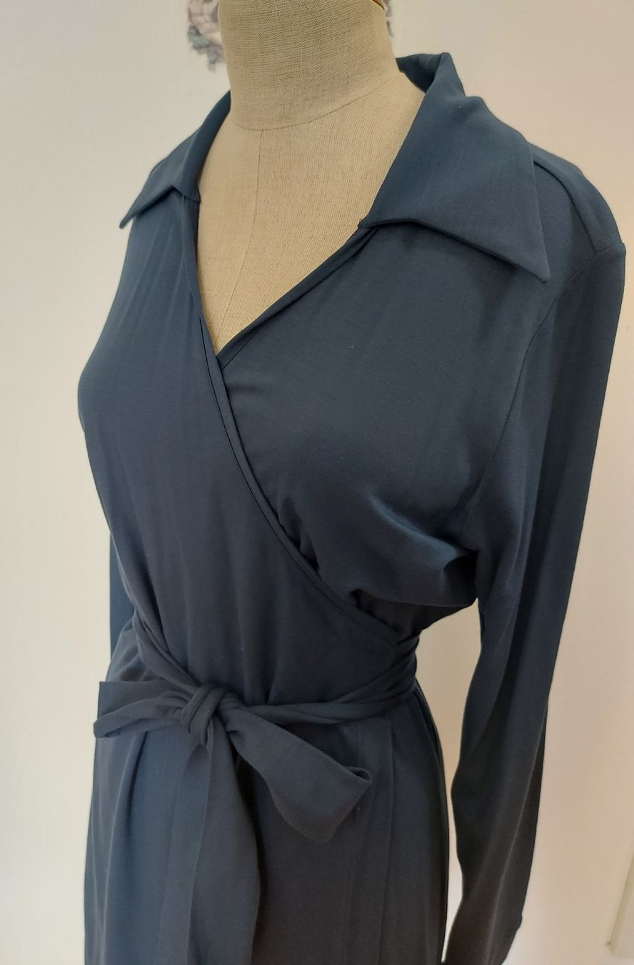 Vestiti: Kleid, Wickelkleid, grau/blau, Gr. L – Usato da Oberengstringen venduto da PaolaDe 5