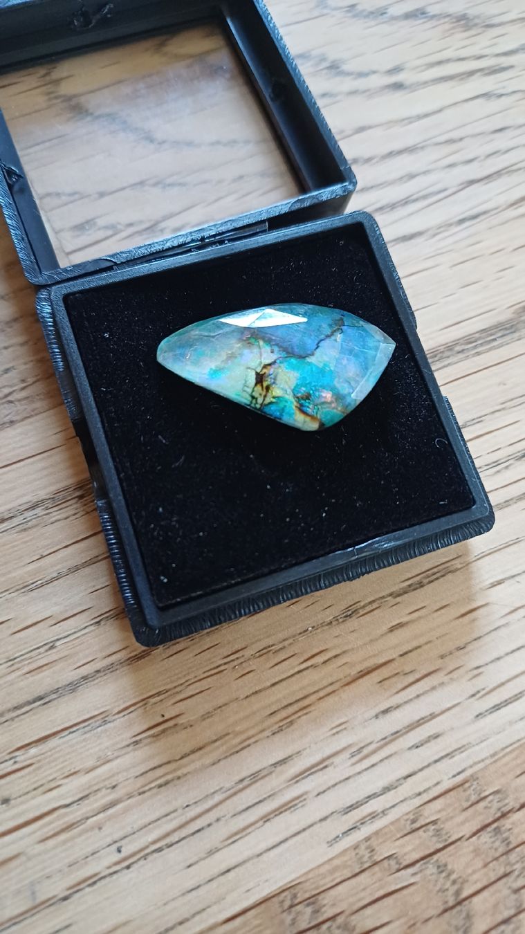 Pietre preziose: Regenbogen Monarch Opal triplet – Usato da Flawil venduto da Pinkmalibu