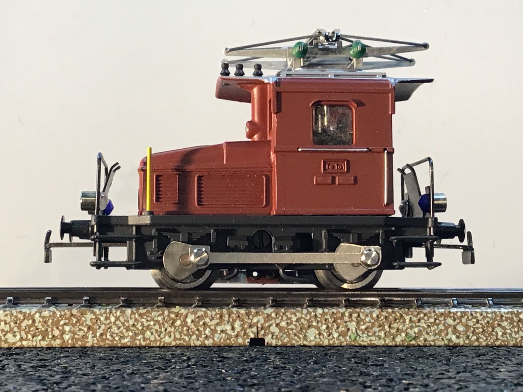 Hag Modellini di ferrovie: MODELL HAG NR. 131 GLEICHSTROM-2 LEITER – Usato da Männedorf venduto da Modelle-aller-Art