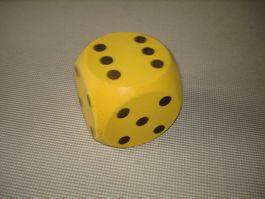 Gelber Würfel - Ideal für Brettspiele, Top Zustand!