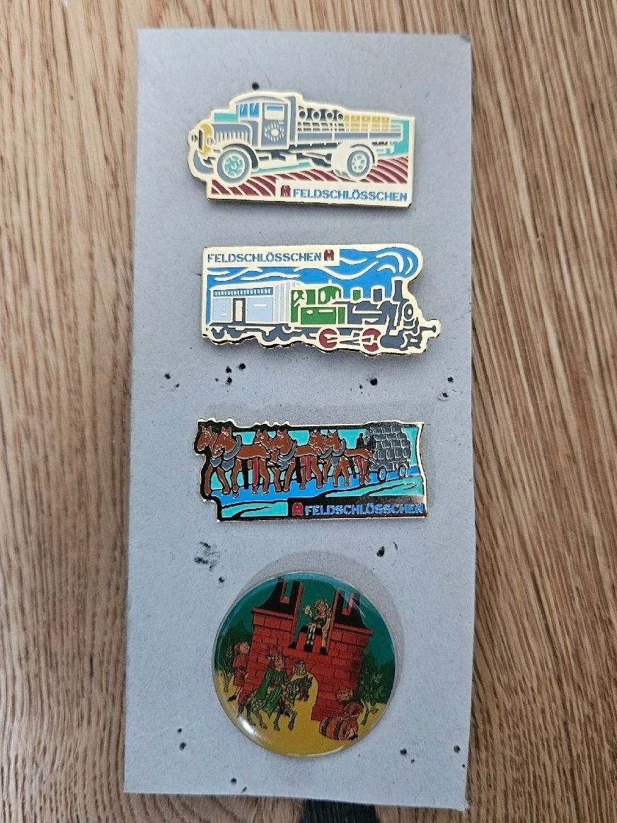 Feldschlösschen Plaquettes & Badges: Feldschlösschen Pin – D'occasion à Bern par Respirit