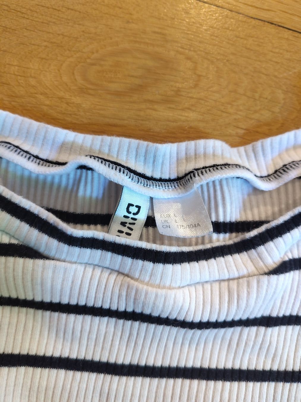 H&M Pullover & Sweatshirts: Langarmshirt – Gebraucht aus Bern von Linii 4