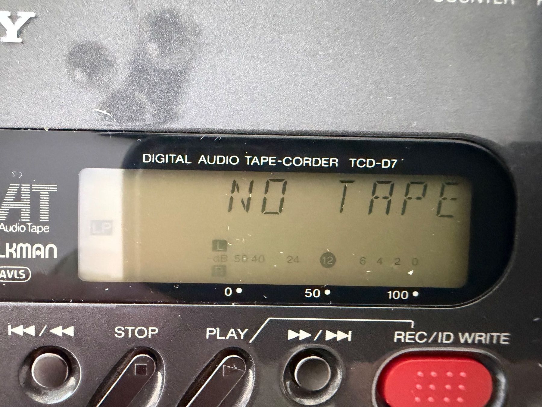 Sony Lettore multimediale portatile: Sony DAT Walkman TCD-D7 Digital Audio Recorder + Netzteil + – Difettoso da Zürich venduto da sne.swiss 7