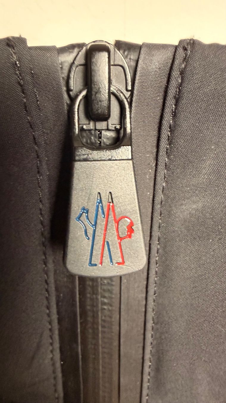 Moncler Giacche: Moncler Grenoble Lamoura – Nuovo (secondo la descrizione) da Burgdorf venduto da ime_f9f6 2