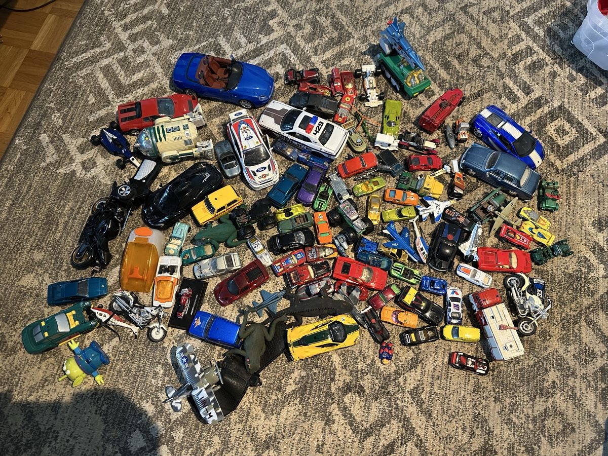 Jouets: LOT Spielzeugautos ab 1.- – D'occasion à Zug par wildcollection