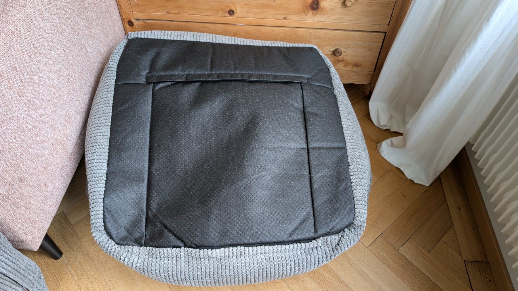 Lounge Pug Poltrone: Big Bertha Lounge Pug Sessel mit Hocker, grau – Usato da Bern venduto da lauterhaas 3
