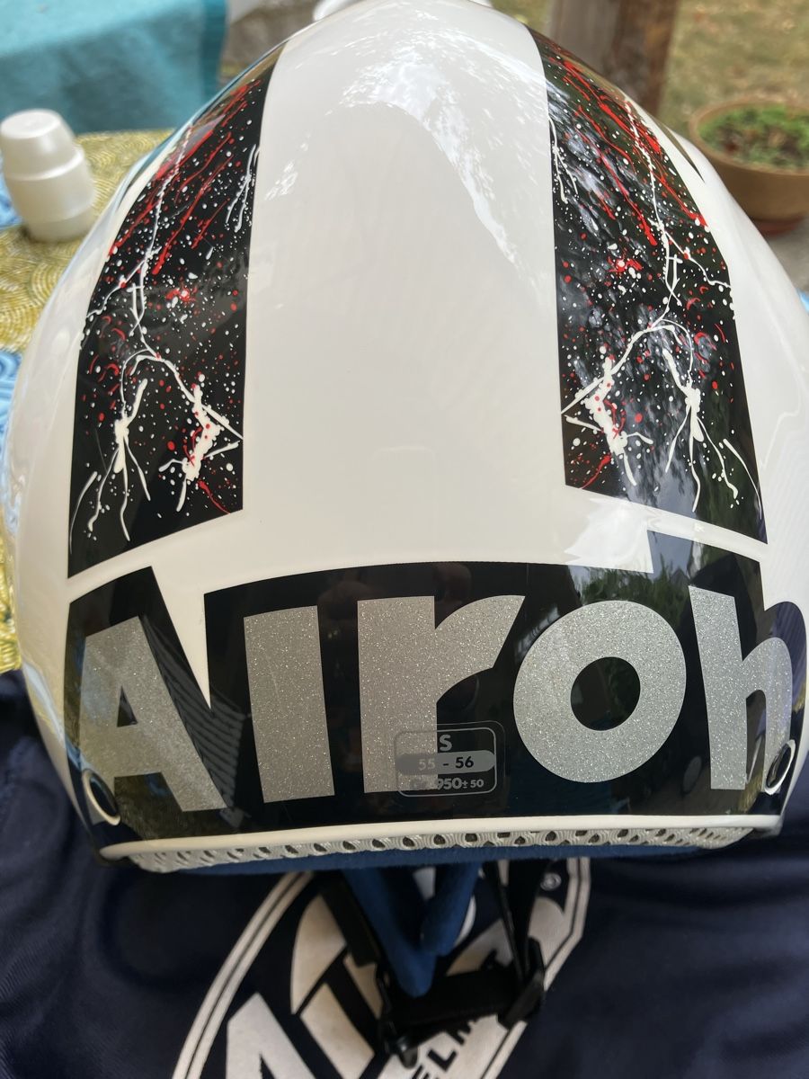 Airoh Casques & visières: Airoh Helm Grösse S weiss mit Muster – D'occasion à Nunningen par Annasue 3