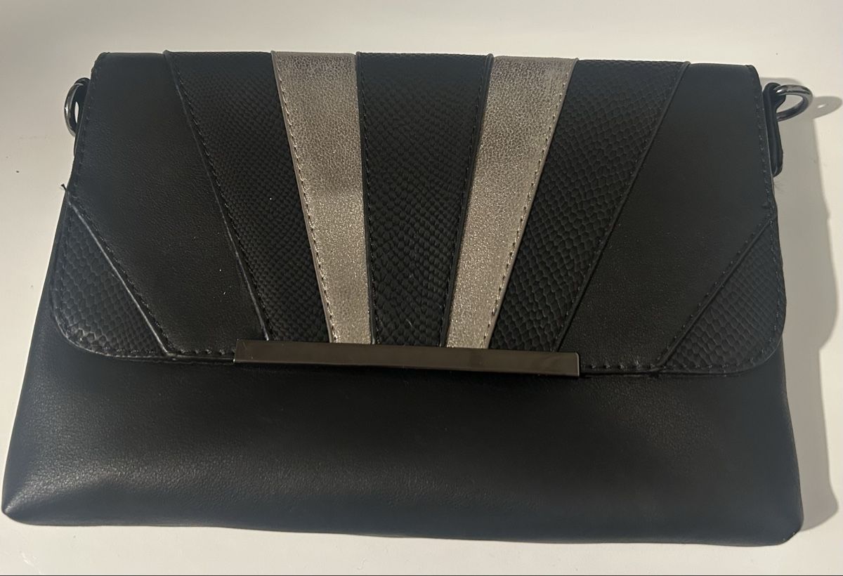 Borse da donna: Sac noir élégant et pratique – Usato da St-Prex venduto da mar_f6t6