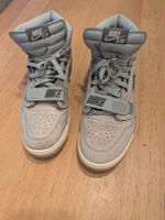 Baskets Nike Air Jordan 312 legacy Taille 45 bon état 