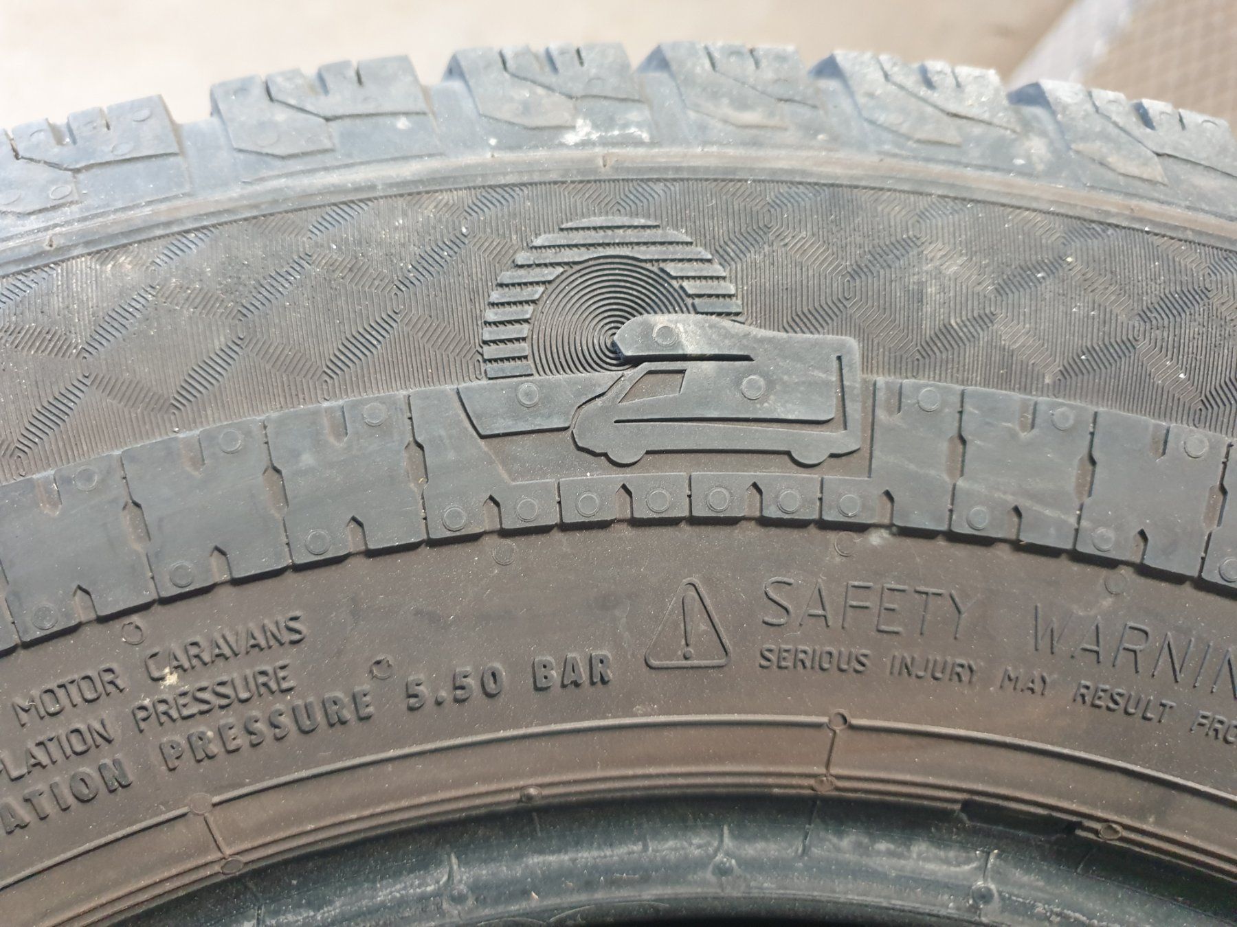 Pneus & Kompletträder: 4 pneus 215/70R15 CP – Gebraucht aus Combremont-le-Petit von goma4 5
