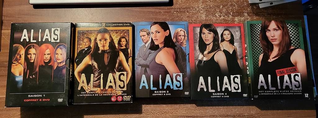 Tutti i DVDs: Alias : l'intégrale (saison 1 à 5) – Usato da Chamoson venduto da Chricou7