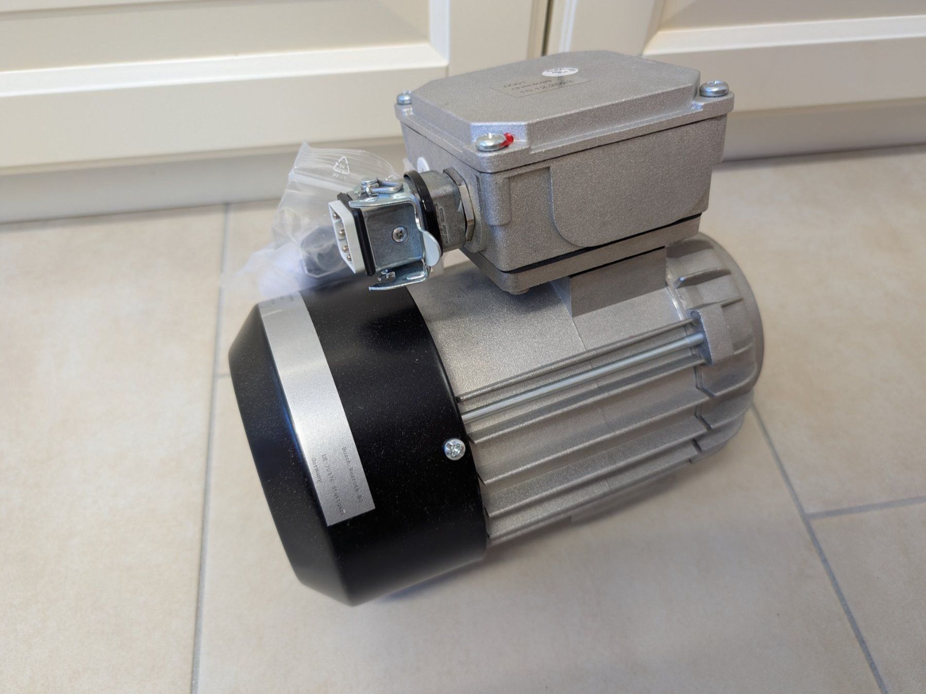 Bosch  Motori: Bosch Rexroth Drehstrommotor 400V #3 – Nuovo (secondo la descrizione) da Unteriberg venduto da Propangasfloete
