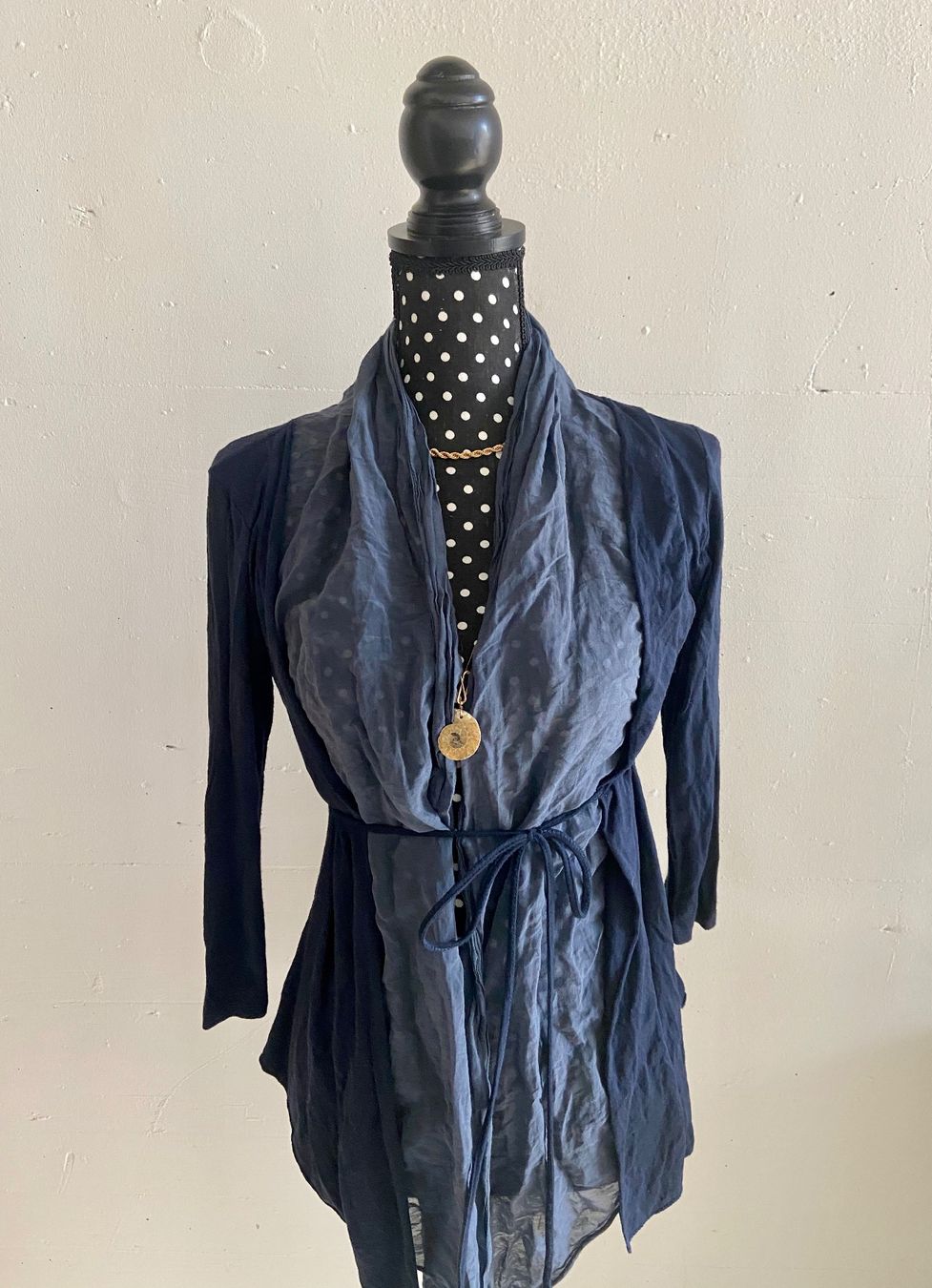 Camicette: Hochwertige Bluse in blau – Usato da Zürich venduto da enjoyxvintage