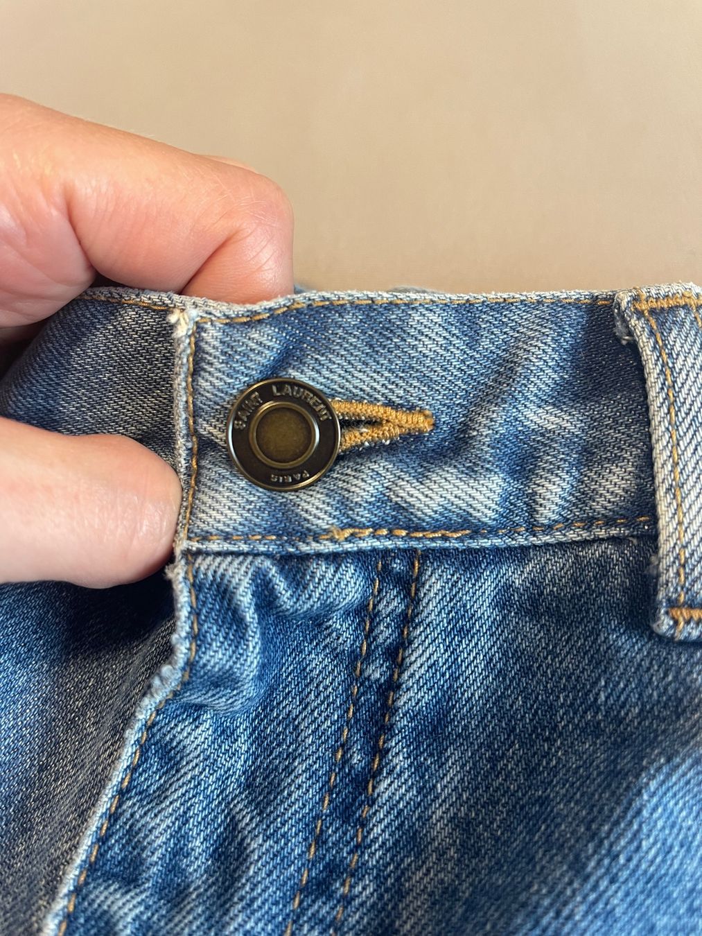 Saint Laurent Jeans: Saint Laurent Denim Shorts in Gr. 29 – Usato da Zizers venduto da sarah_1987 4