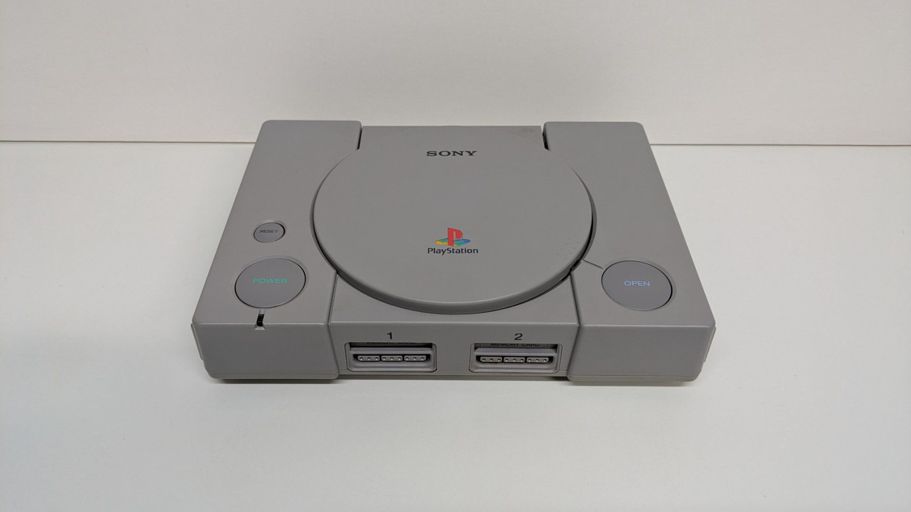 Sony Console: Gepflegte PlayStation 1 mit 2 Controller und 5 Games – Usato da Menziken venduto da mame18 5