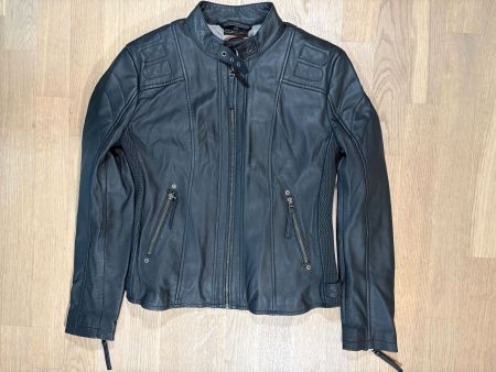 Stylishe Lederjacke von Cafe Racer