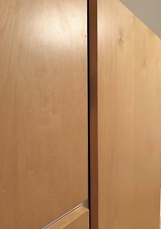 Armadi: Gratis Schrank / Stauraumschrank zu verschenken  – Usato da Zürich venduto da Hackiko 2