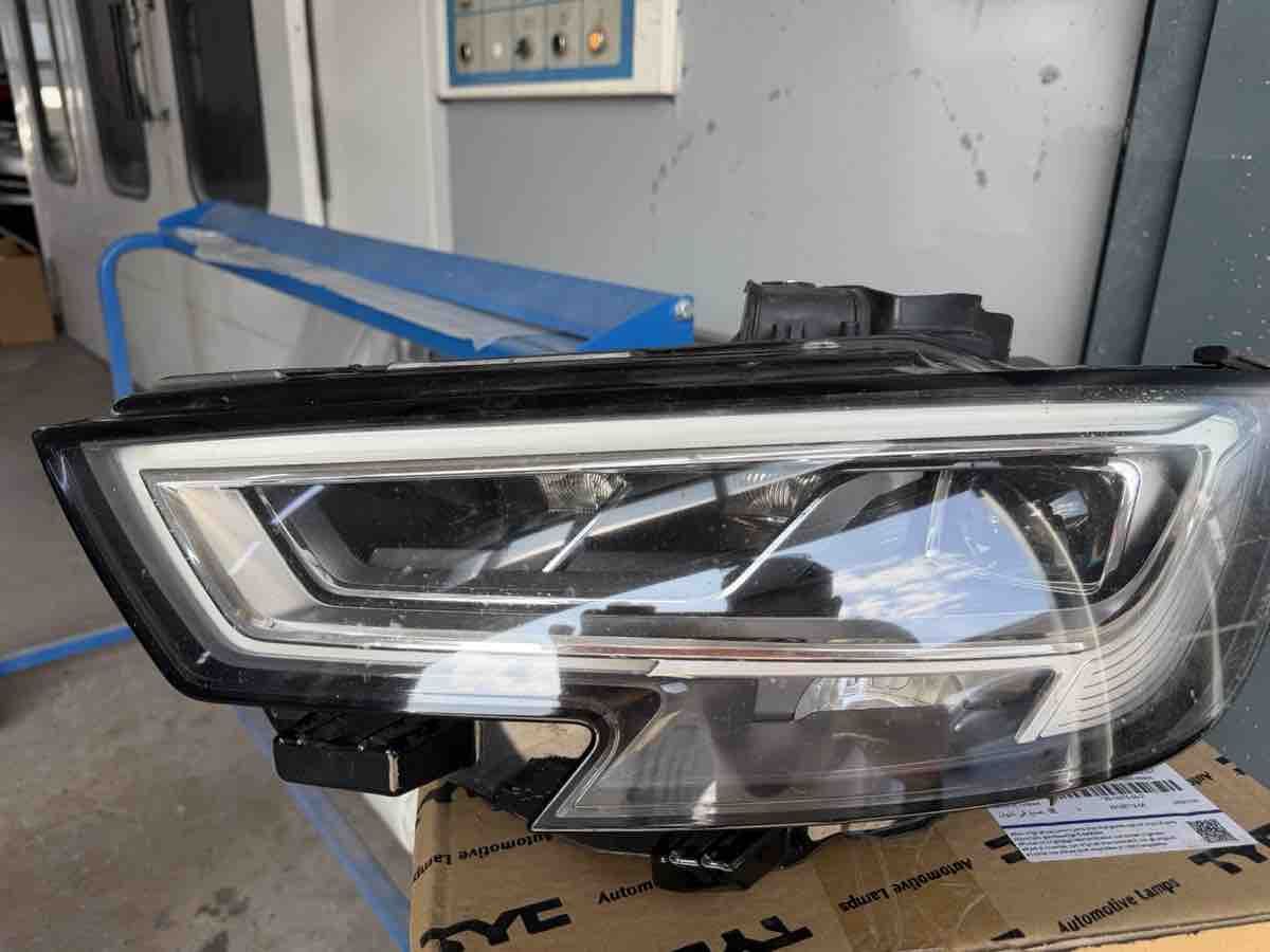 Audi Phares: Scheinwerfer Links Audi A3 8V 2016-2019 LED – D'occasion à Busswil BE par Astraion