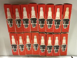 Lot de 16 bougies anciennes Marchal France New Old Stock