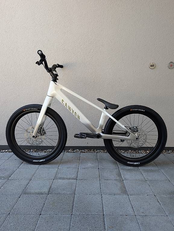 Biciclette: Canyon Stitched CFR Trial, 24" Carbon, Excellent Condition – Usato da Bulle venduto da greg_zt