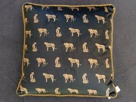 Kissen mit Leoparden und Kordelumrandung