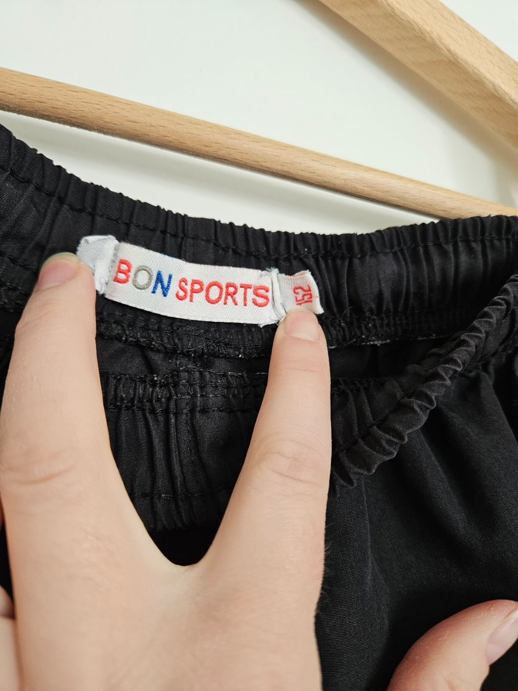 Pantaloni: Kurze Hose Gr.152 schwarz – Usato da Schaffhausen venduto da sabrina915 2