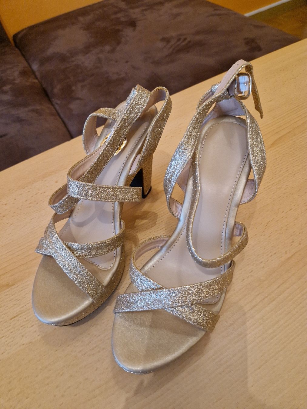 Scarpe da donna: scarpe con tacco – Nuovo (secondo la descrizione) da Giornico venduto da Vale_leo86