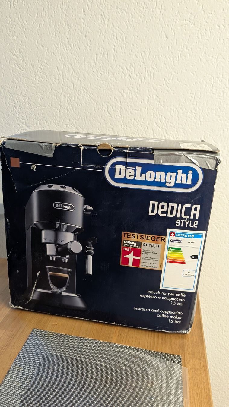 De'Longhi Machines à café & Machines à expresso: DeLonghi Dedica  EC685.BK Espressomaschine – D'occasion à Neuhausen par Abcd_1 8