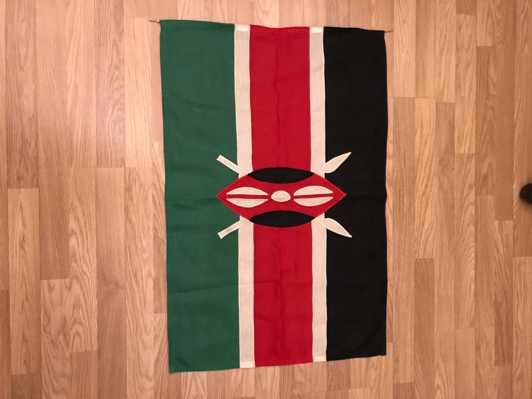 Bandiere: Kenia Flagge – Usato da Obergoldbach venduto da bstailslide