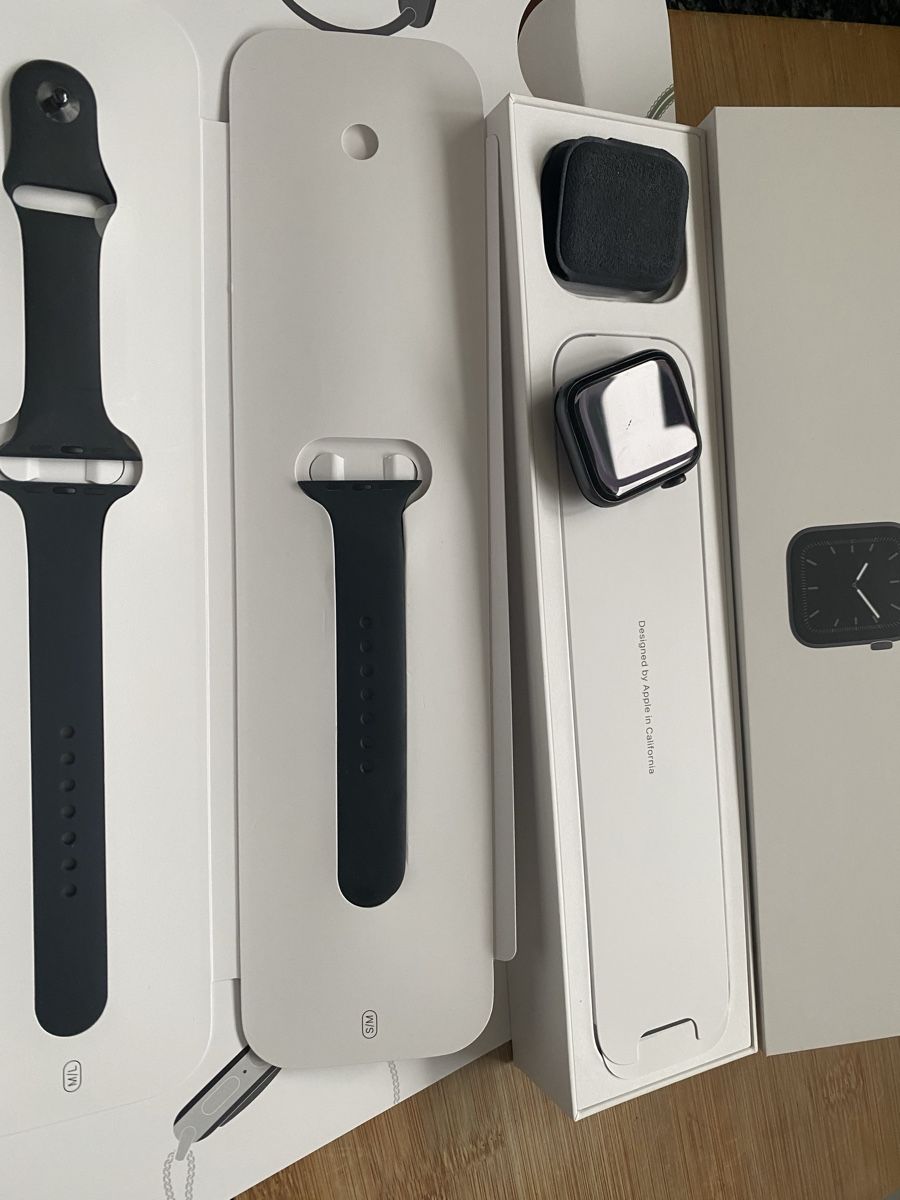 Apple Smartwatch: Apple Watch 44mm Series 5 – Usato da Obernau venduto da andi_2020
